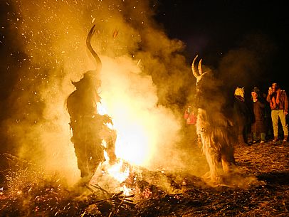 Krampus and St Nicholas, the tradition of 5 December in Tarvisio. Here in Rutte Grande Krampus and St Nicholas, the tradition of 5 December in Tarvisio. Here in Rutte Grande