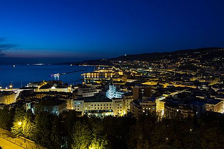 Triest by night