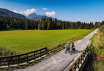 Alpe Adria cycle path - Finanziato dal Fondo europeo di sviluppo regionale e Interreg V-A Italia-Austria 2014-2020 progetto BIKE NAT