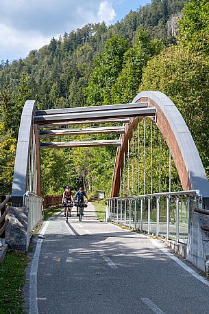 Alpe Adria cycle path - Finanziato dal Fondo europeo di sviluppo regionale e Interreg V-A Italia-Austria 2014-2020 progetto BIKE NAT