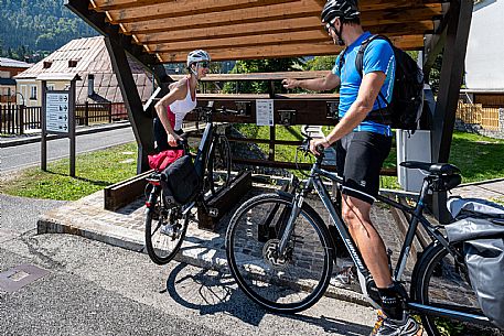 Alpe Adria cycle path - Finanziato dal Fondo europeo di sviluppo regionale e Interreg V-A Italia-Austria 2014-2020 progetto BIKE NAT