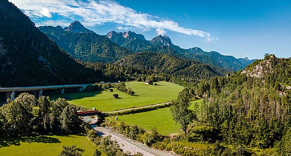 Alpe Adria cycle path - Tarvisio-Venzone-Finanziato dal Fondo europeo di sviluppo regionale e Interreg V-A Italia-Austria 2014-2020 progetto BIKE NAT