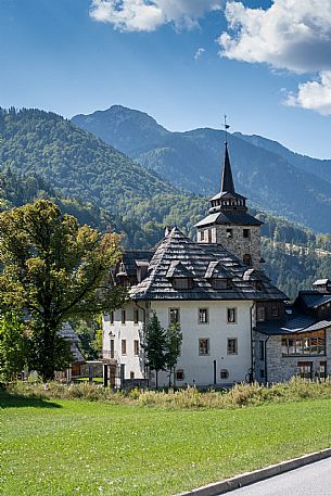 Alpe Adria cycle path - Tarvisio-Venzone-Finanziato dal Fondo europeo di sviluppo regionale e Interreg V-A Italia-Austria 2014-2020 progetto BIKE NAT