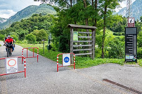 Alpe Adria cycle path - Tarvisio-Venzone-Finanziato dal Fondo europeo di sviluppo regionale e Interreg V-A Italia-Austria 2014-2020 progetto BIKE NAT