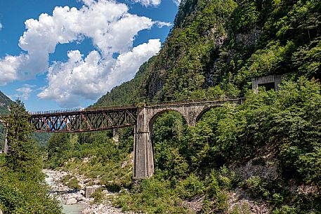 Alpe Adria cycle path - Tarvisio-Venzone-Finanziato dal Fondo europeo di sviluppo regionale e Interreg V-A Italia-Austria 2014-2020 progetto BIKE NAT