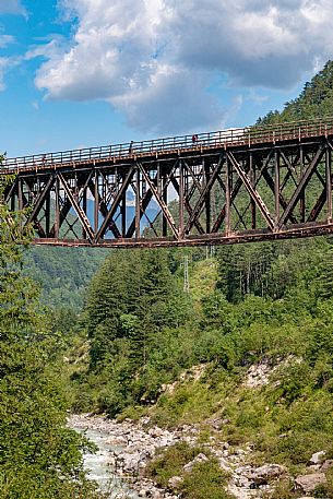 Alpe Adria cycle path - Tarvisio-Venzone-Finanziato dal Fondo europeo di sviluppo regionale e Interreg V-A Italia-Austria 2014-2020 progetto BIKE NAT