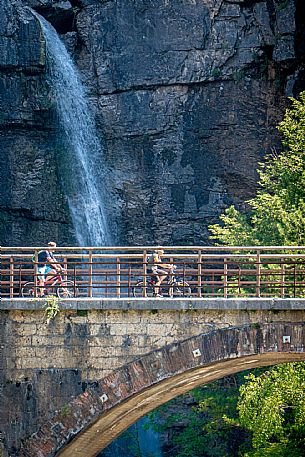 Alpe Adria cycle path - Tarvisio-Venzone-Finanziato dal Fondo europeo di sviluppo regionale e Interreg V-A Italia-Austria 2014-2020 progetto BIKE NAT