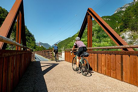 Alpe Adria cycle path - Tarvisio-Venzone-Finanziato dal Fondo europeo di sviluppo regionale e Interreg V-A Italia-Austria 2014-2020 progetto BIKE NAT