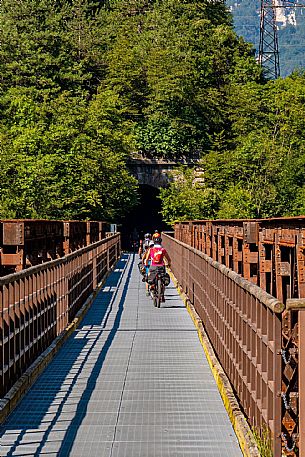 Alpe Adria cycle path - Tarvisio-Venzone-Finanziato dal Fondo europeo di sviluppo regionale e Interreg V-A Italia-Austria 2014-2020 progetto BIKE NAT