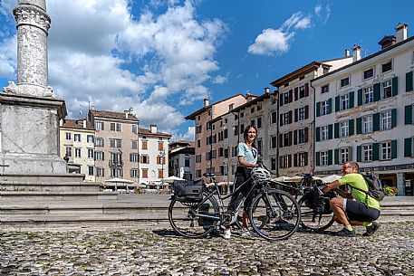 Alpe Adria cycle path - Venzone-Udine-Finanziato dal Fondo europeo di sviluppo regionale e Interreg V-A Italia-Austria 2014-2020 progetto BIKE NAT