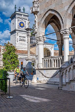 Alpe Adria cycle path - Venzone-Udine-Finanziato dal Fondo europeo di sviluppo regionale e Interreg V-A Italia-Austria 2014-2020 progetto BIKE NAT