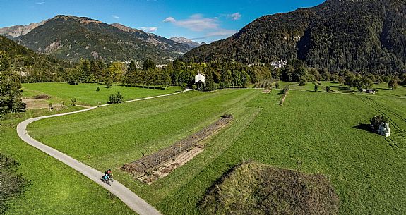 Alpe Adria cycle path - Carnia-Paluzza-Finanziato dal Fondo europeo di sviluppo regionale e Interreg V-A Italia-Austria 2014-2020 progetto BIKE NAT