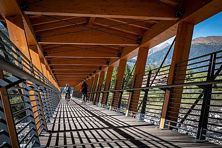 Alpe Adria cycle path - Carnia-Paluzza-Finanziato dal Fondo europeo di sviluppo regionale e Interreg V-A Italia-Austria 2014-2020 progetto BIKE NAT