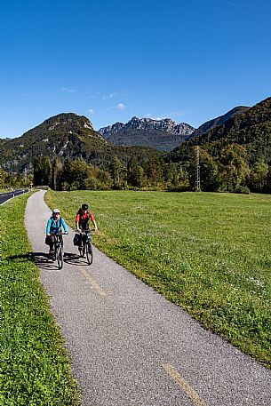 Alpe Adria cycle path - Carnia-Paluzza-Finanziato dal Fondo europeo di sviluppo regionale e Interreg V-A Italia-Austria 2014-2020 progetto BIKE NAT