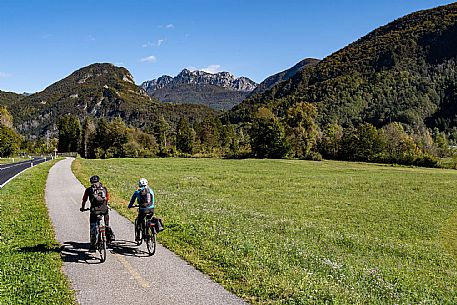 Alpe Adria cycle path - Carnia-Paluzza-Finanziato dal Fondo europeo di sviluppo regionale e Interreg V-A Italia-Austria 2014-2020 progetto BIKE NAT