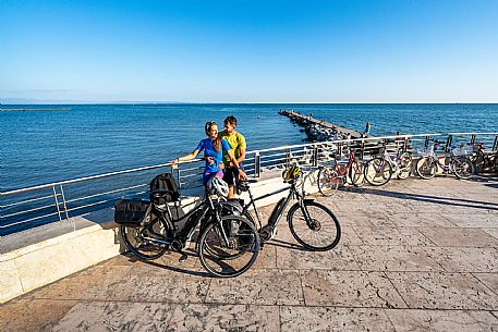 Alpe Adria cycle path - Udine-Grado-Finanziato dal Fondo europeo di sviluppo regionale e Interreg V-A Italia-Austria 2014-2020 progetto BIKE NAT