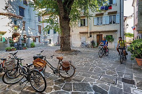 Alpe Adria cycle path - Udine-Grado-Finanziato dal Fondo europeo di sviluppo regionale e Interreg V-A Italia-Austria 2014-2020 progetto BIKE NAT