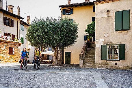 Alpe Adria cycle path - Udine-Grado-Finanziato dal Fondo europeo di sviluppo regionale e Interreg V-A Italia-Austria 2014-2020 progetto BIKE NAT