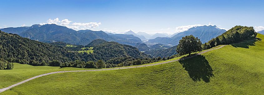 Panoramic view towards Val Tagliamento from the Conca di Pani ring - Carnia Panoramic view towards Val Tagliamento from the Conca di Pani ring - Carnia